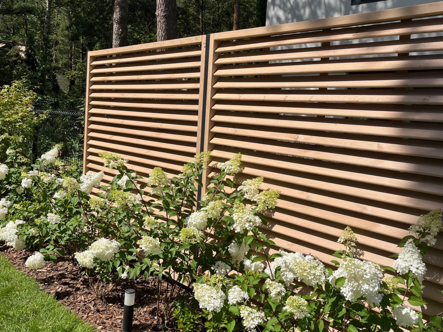 Płot drewniany żaluzjowy stały chamar.com.pl